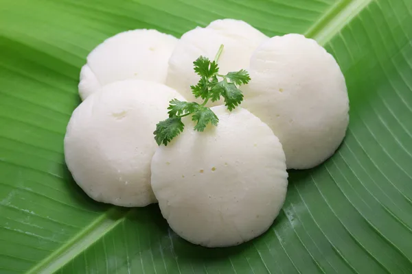 Idly - Soft and fluffy steamed rice cakes